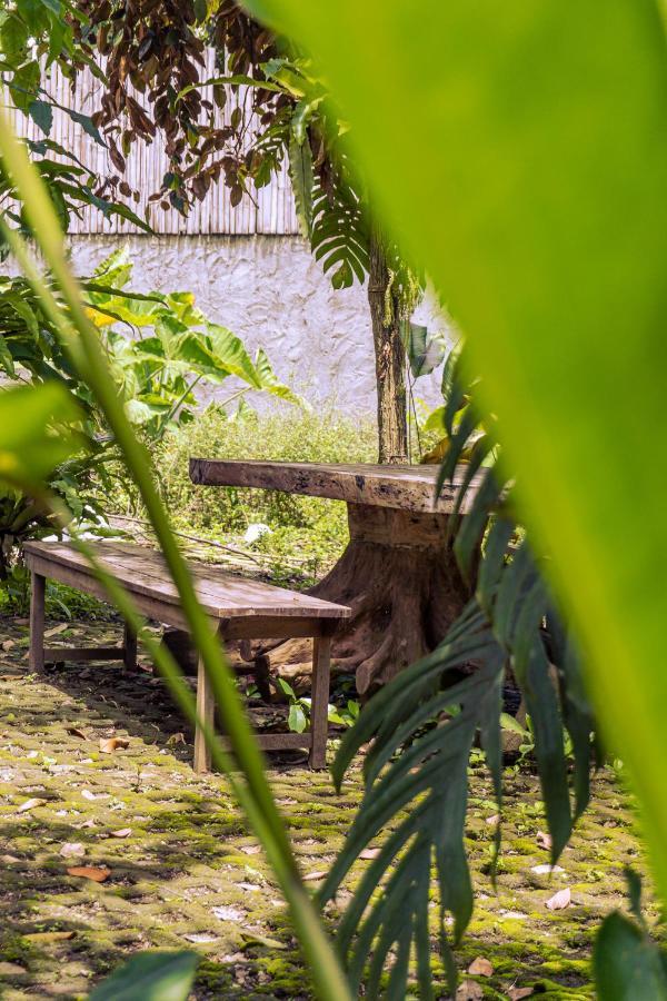 Adara Homestay Banyuwangi  Kültér fotó