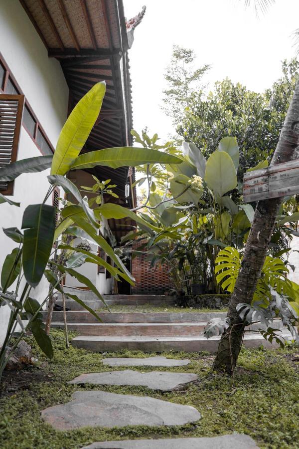 Adara Homestay Banyuwangi  Kültér fotó