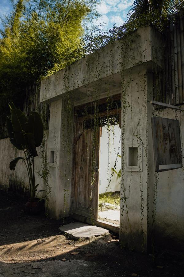 Adara Homestay Banyuwangi  Kültér fotó